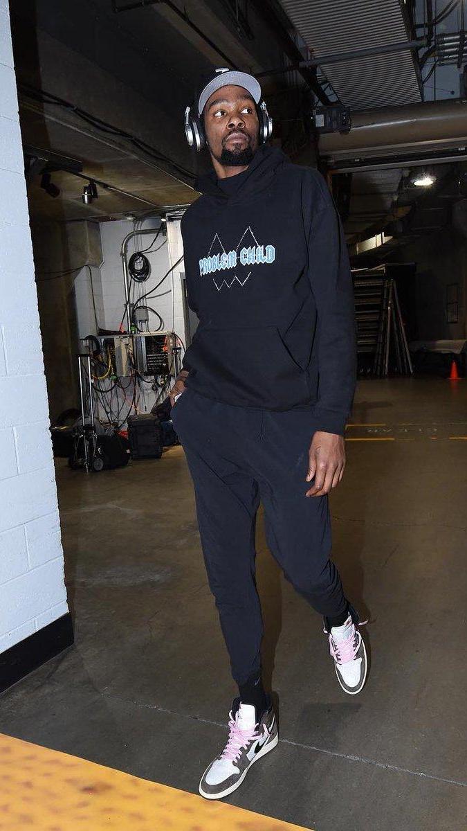 比打球更有范儿nba球员通道穿搭,nba近期球员穿搭