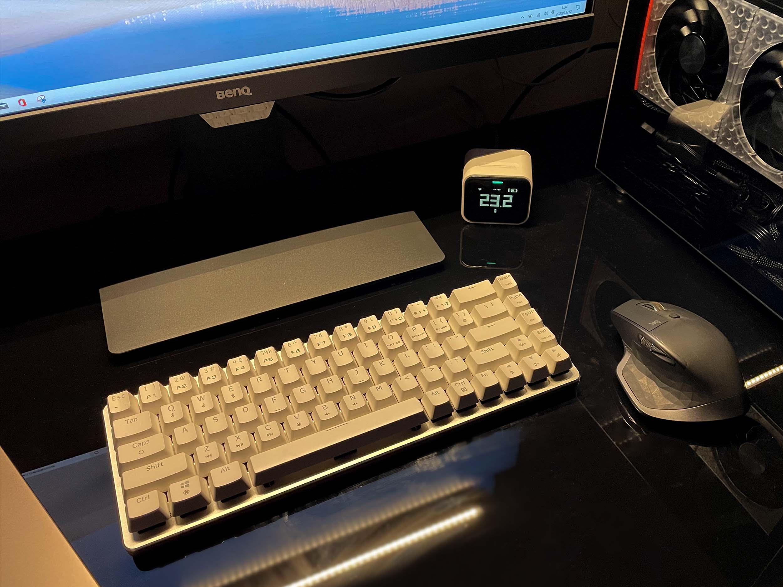 一线通type-c显示器怎么玩,显示器type-c接口在哪里