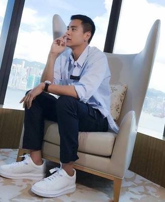 王源板寸,王源被问板寸还是脏辫的视频