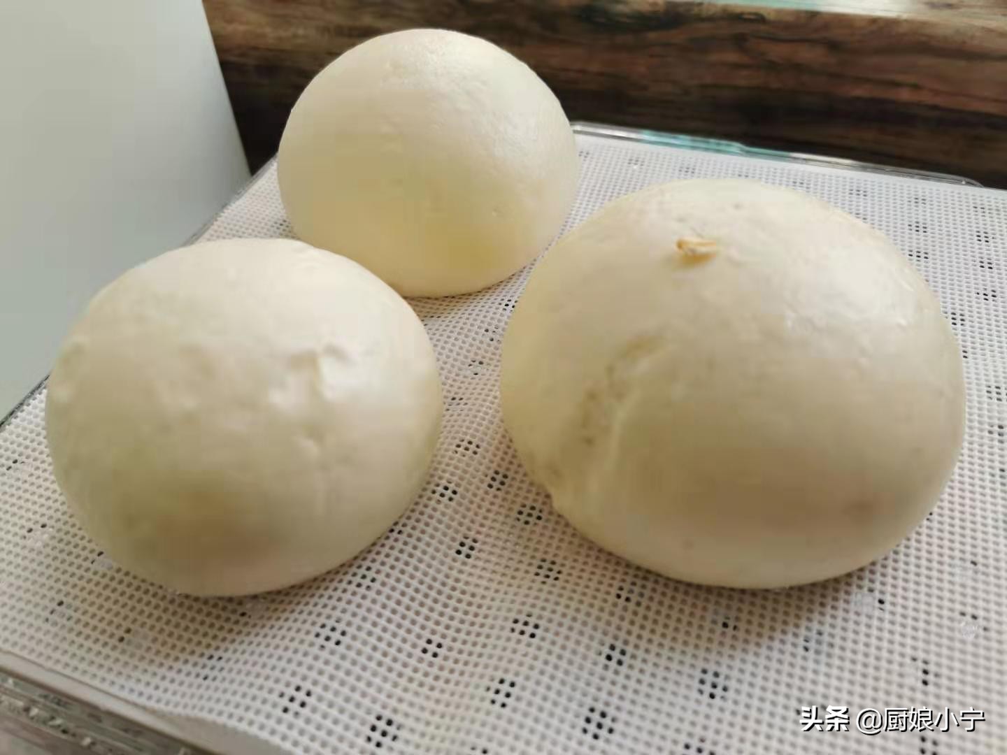 冬季发面馒头不硬的方法,发面馒头蒸熟不塌陷的秘诀