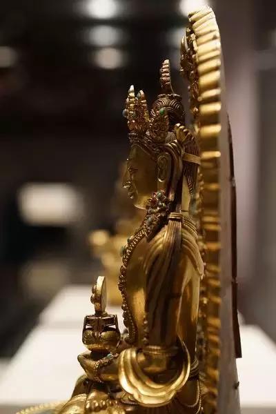 清代铜鎏金佛像的鉴定,清代铜鎏金无量寿佛像