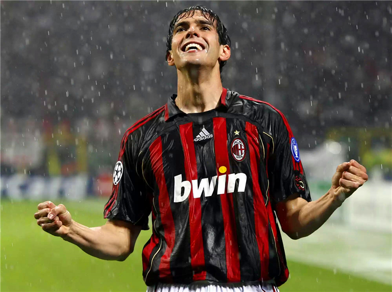 梅西带给阿根廷幸福烦恼，尤文拿卡卡调侃米兰，巨星名字引发趣闻