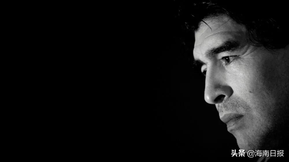 一代球王马拉多纳去世,一代球王离开马拉多纳