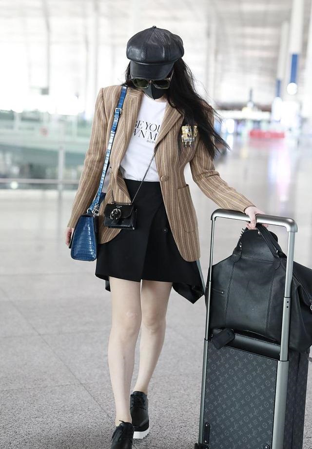 范冰冰近日机场照背的包,范冰冰双背包