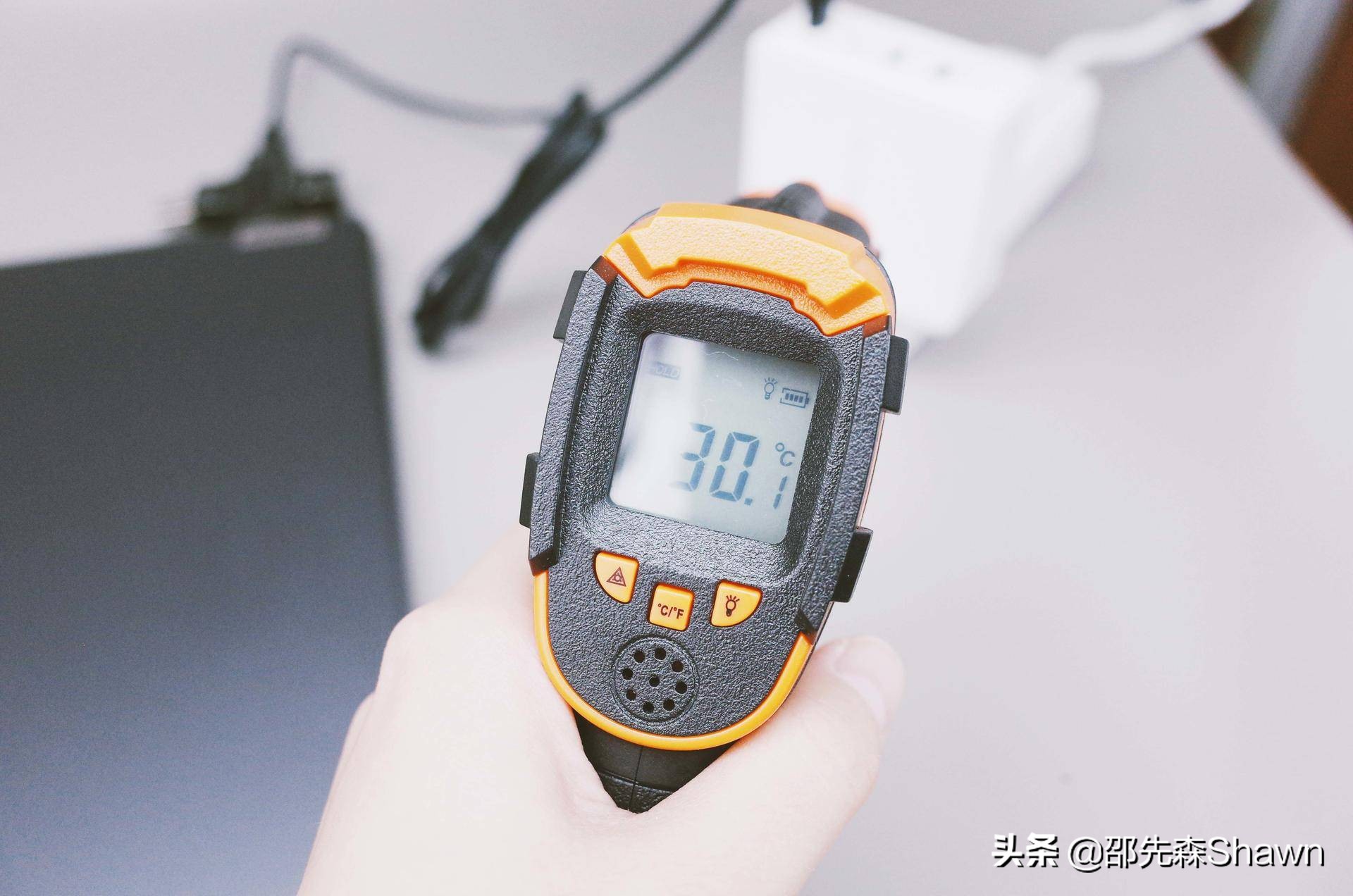 摩米士充电器35w给苹果充电好么,摩米士氮化镓65w充电器测评