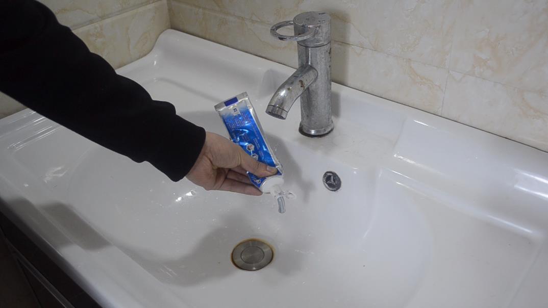 毛巾脏了怎么洗不用加白醋小苏打,毛巾脏一招教你洗干净