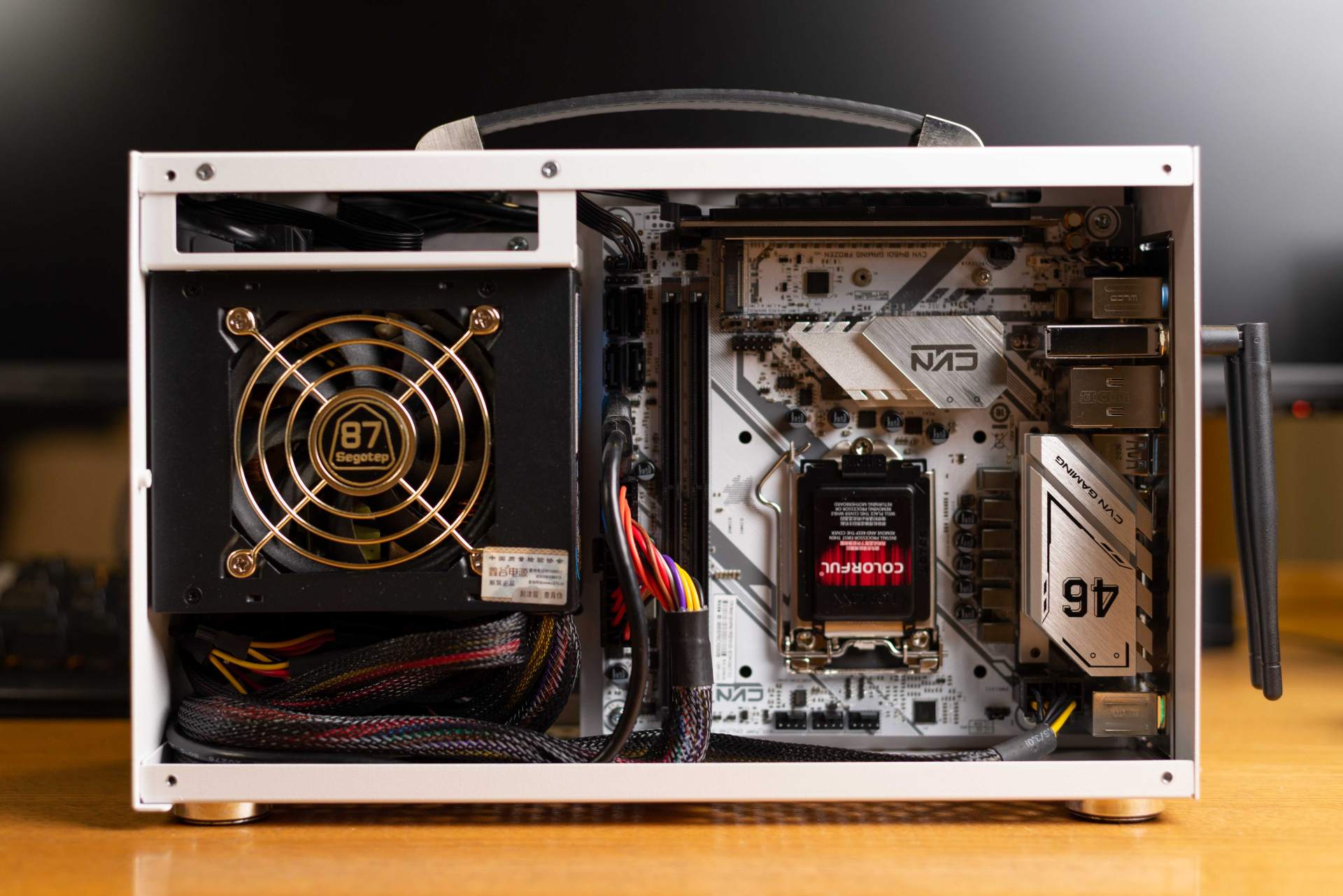 超频三蜂鸟i100pro散热改造,超频三蜂鸟2代itx机箱