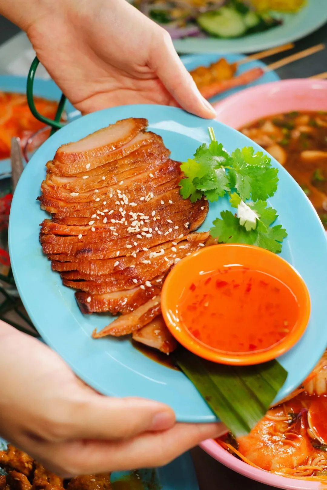 乌山路街上视频,泰国街道最火的小店