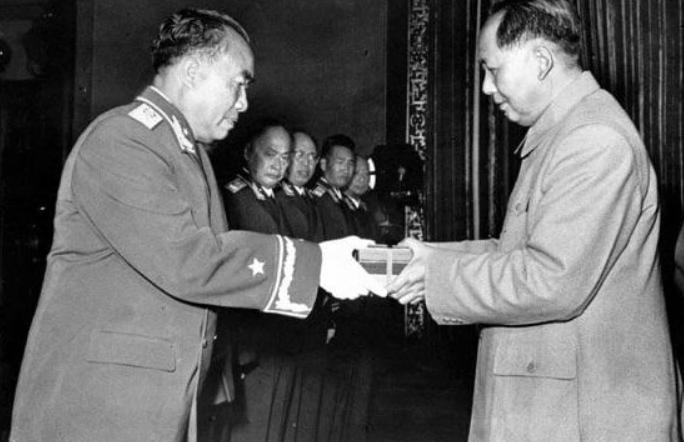 55年大授衔,如果*小平邓**参加,能获得什么军衔?排在第几位?