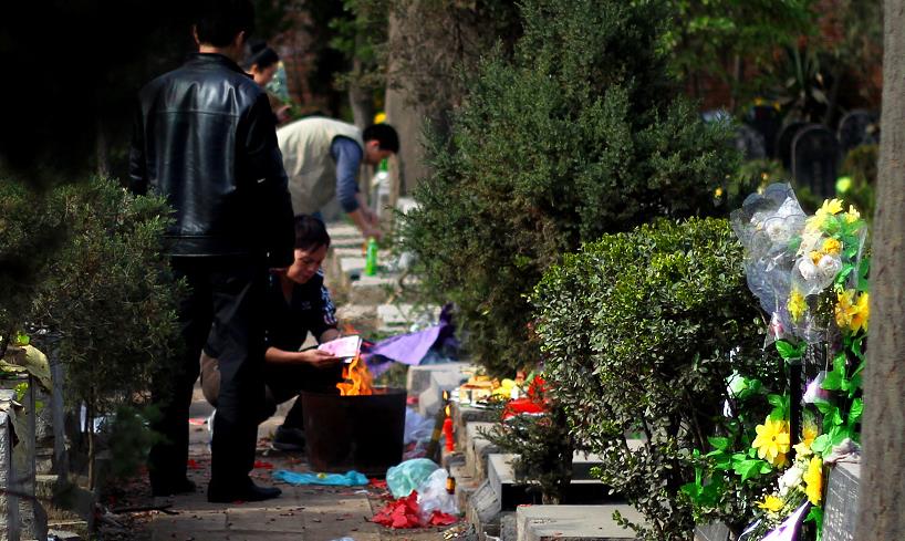 祭祀烧纸钱有讲究吗,在家祭祀烧的纸钱怎么处理