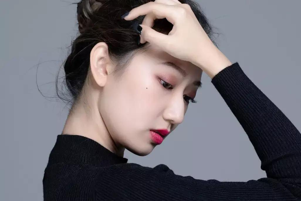 科颜氏白泥搭配去黑头收缩毛孔 (科颜氏白泥对男士毛孔粗大有用吗)