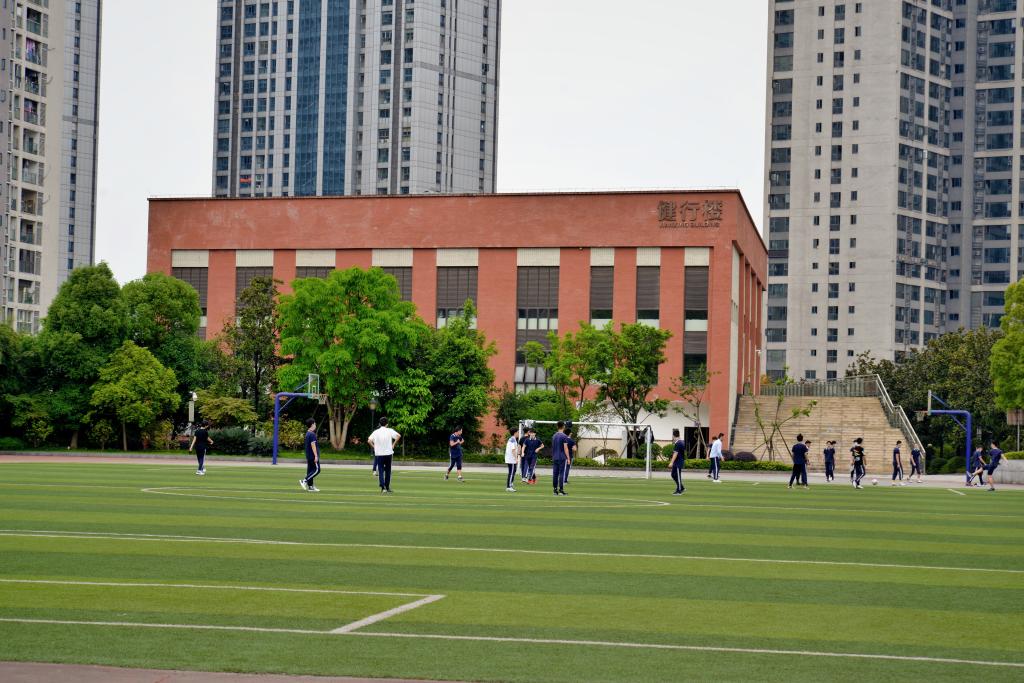 重庆哪所学校环境最好,重庆最美学校