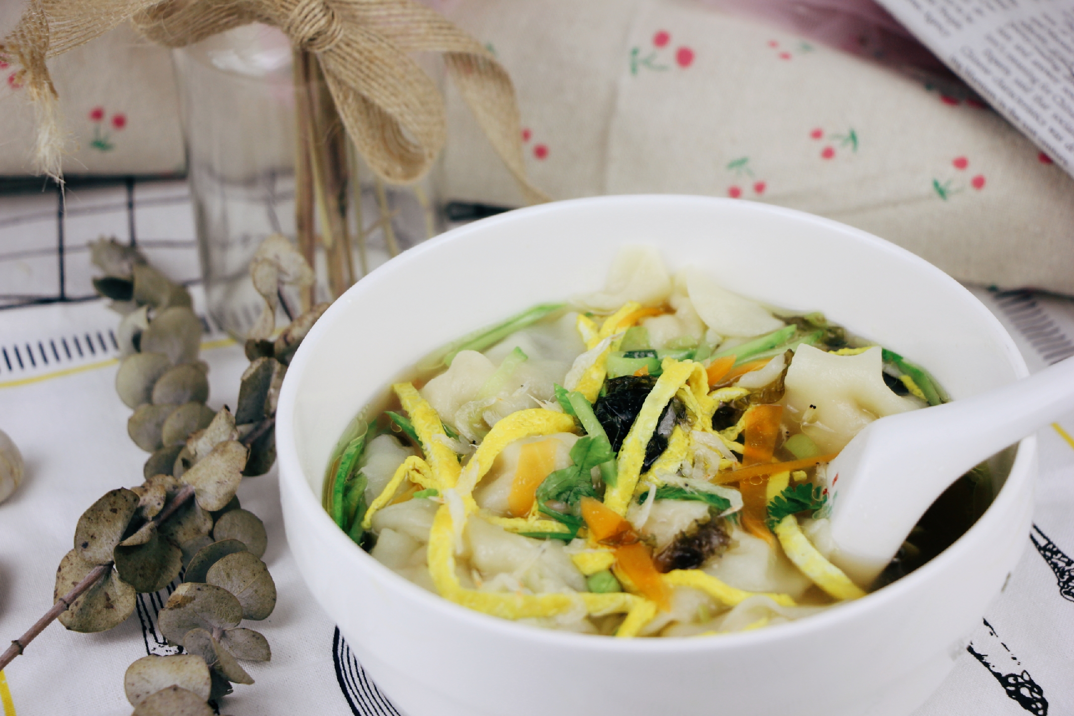 馄饨馅怎么调制又鲜又嫩不发酸,馄饨馅儿怎么调鲜嫩不柴