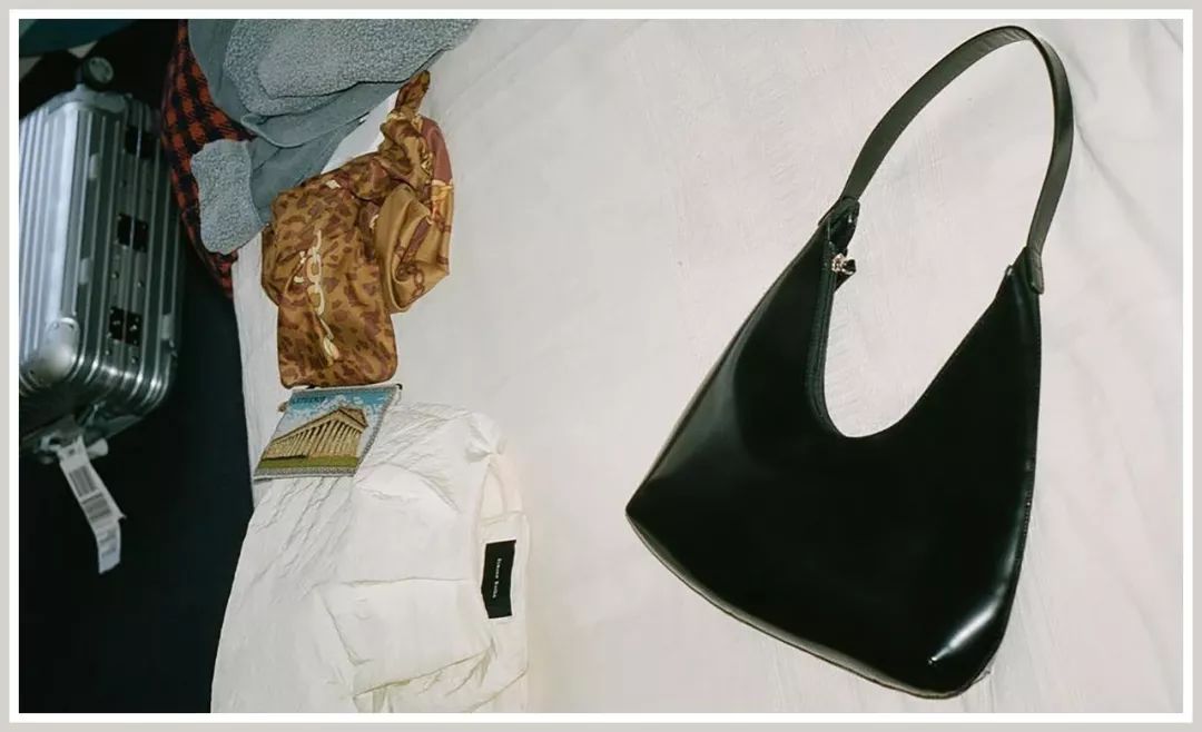 jennie用的小众休闲包,jennie同款小背包休闲百搭双肩包