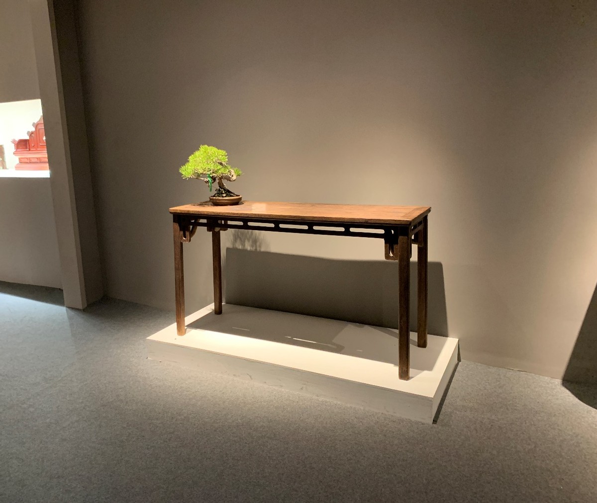 明代海南黄花梨卡子花条桌,黄花梨高束腰雕花牙板小条桌