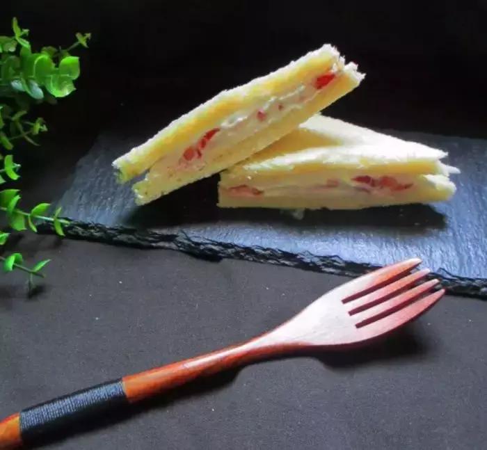 颜值和口感一样高的甜品,抹茶冰激凌三明治