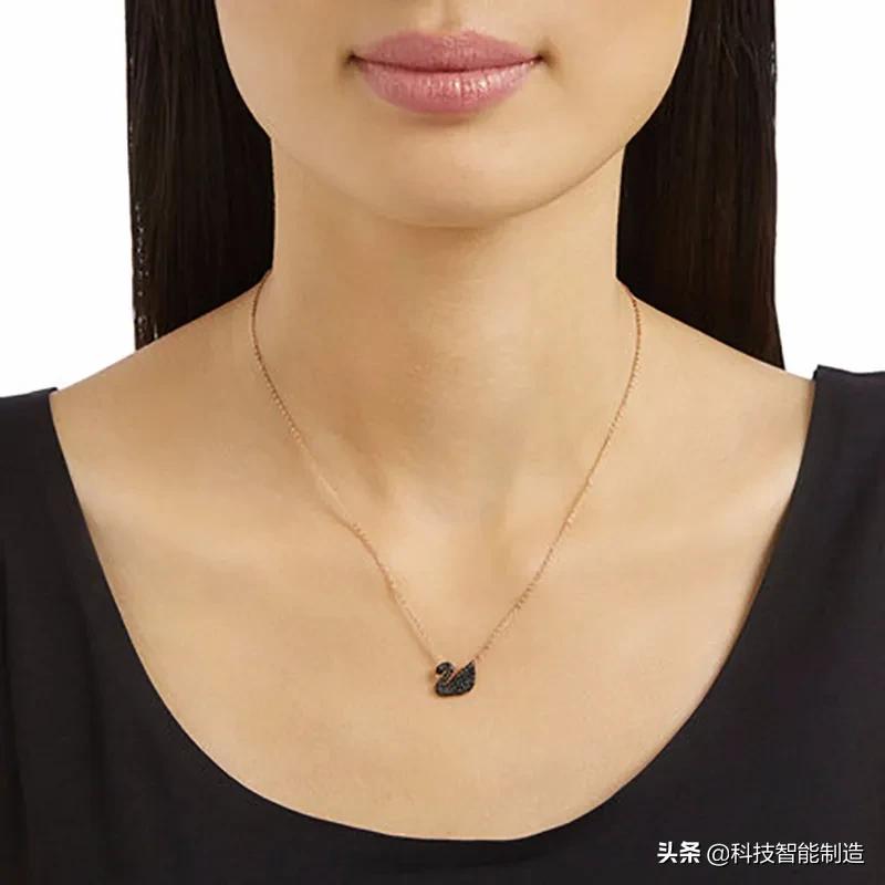 施华洛世奇到底是水晶还是玻璃,施华洛世奇价格高吗