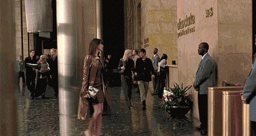 服装设计师助理需要哪些条件,服装设计师助理一般都干嘛