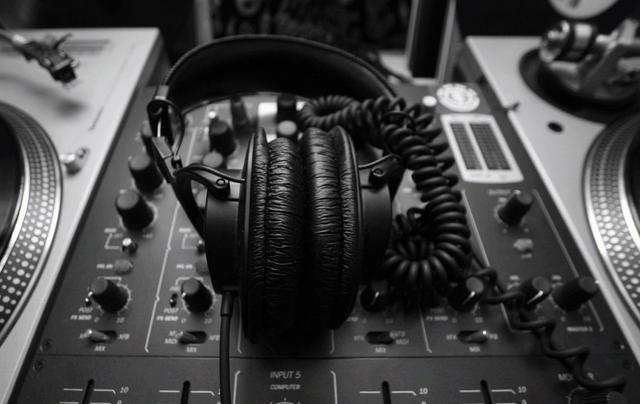 hifi耳机入门教学,hifi入门用耳机还是音响