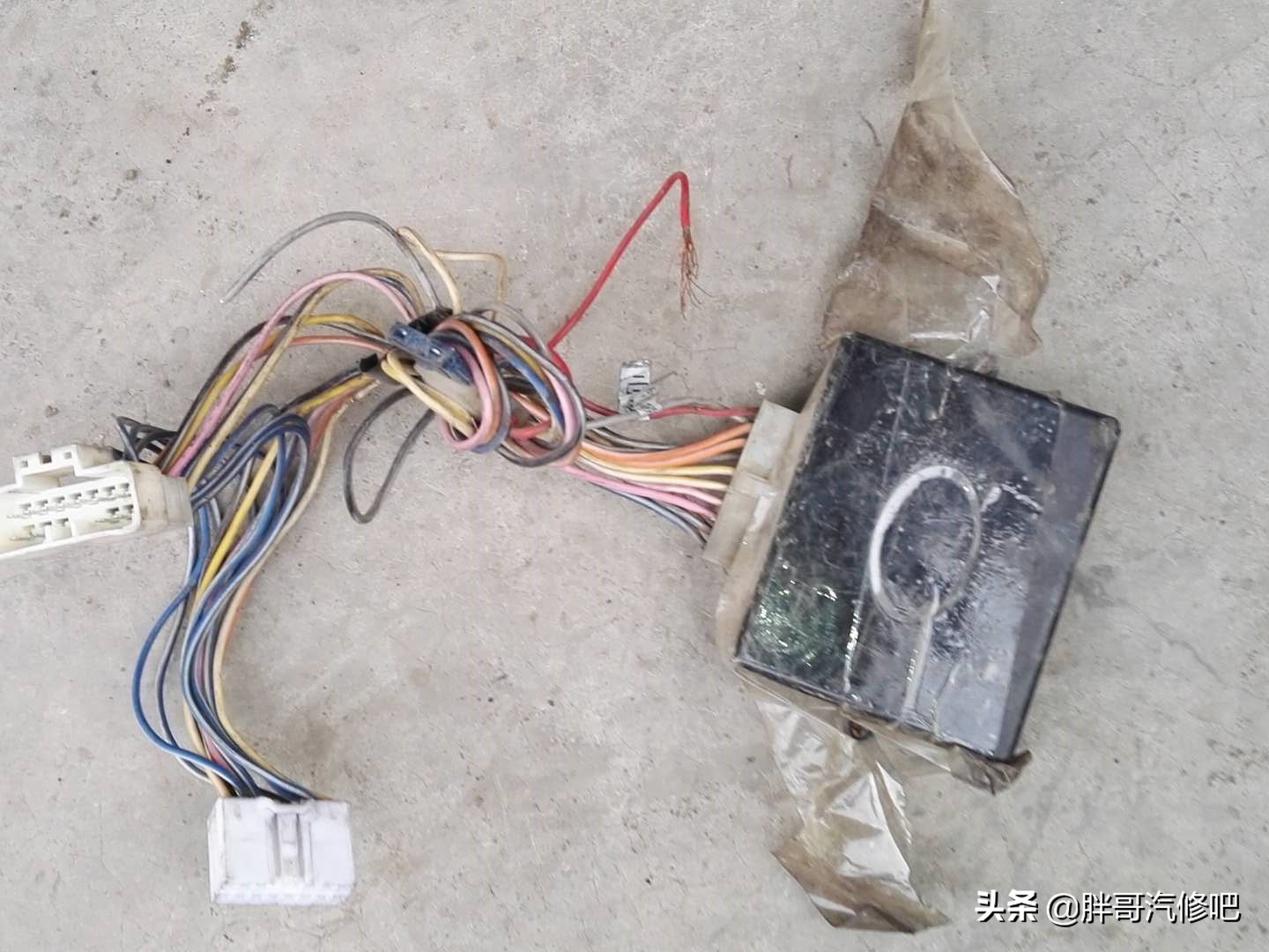 汽车玻璃升降器电机更换视频教程,汽车玻璃升降器上升时停顿