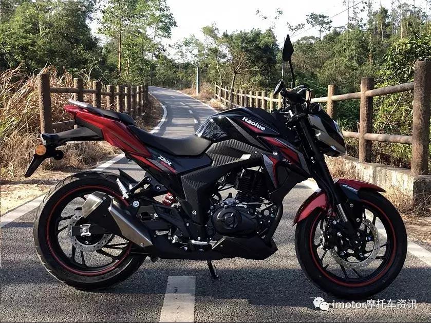 老司机飙车秋名山,秋名山老司机pk跑车