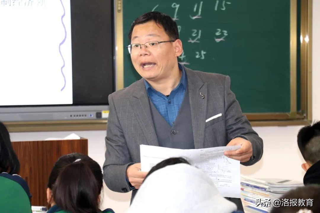 教师风采展环创,教师风采艺术展