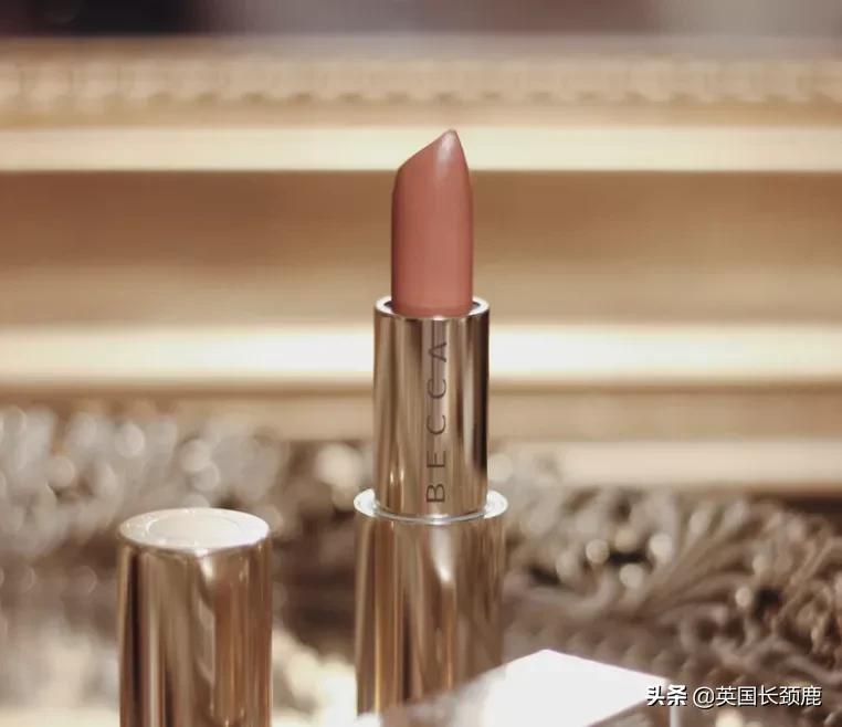 英国气候下让肌肤深呼吸：护肤美妆用品中英文对照大全