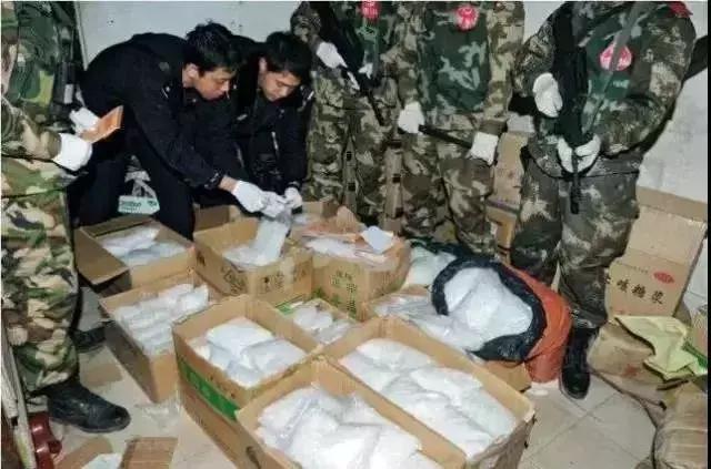 村支书是制毒老大！4000警力开进他的地下王国