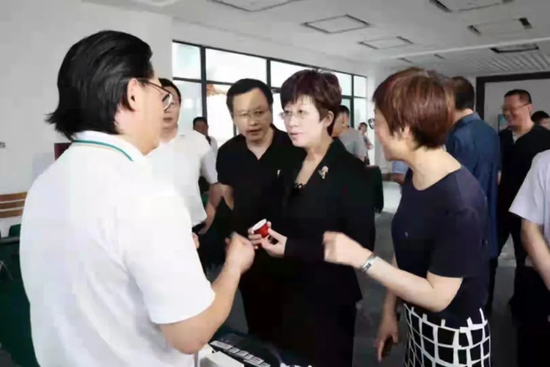 榛勫北鍑屼簯璁茶瘽瑙嗛,榛勫北甯傚涔﹁鍑屼簯