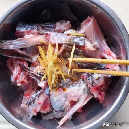 干锅鱼头家常做法简单又好吃,干锅鱼头的做法大全图解窍门