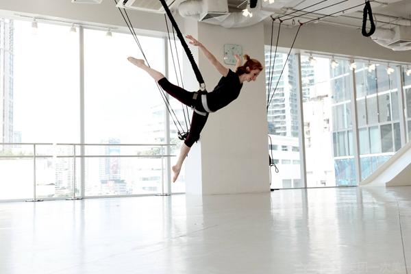 另类蹦极玩的就是心跳,哪里的蹦极最刺激