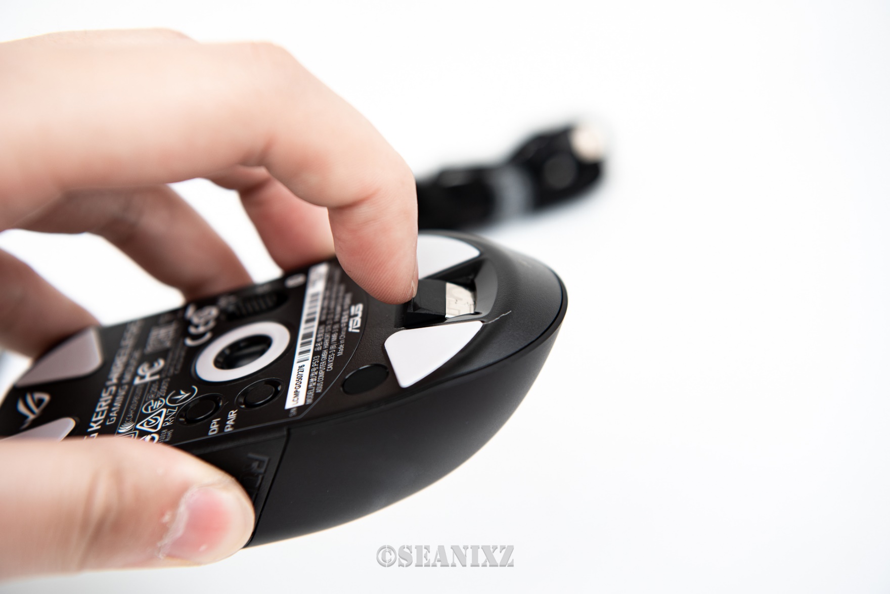 即插式微动鼠标,rog月刃无线鼠标适合大手吗