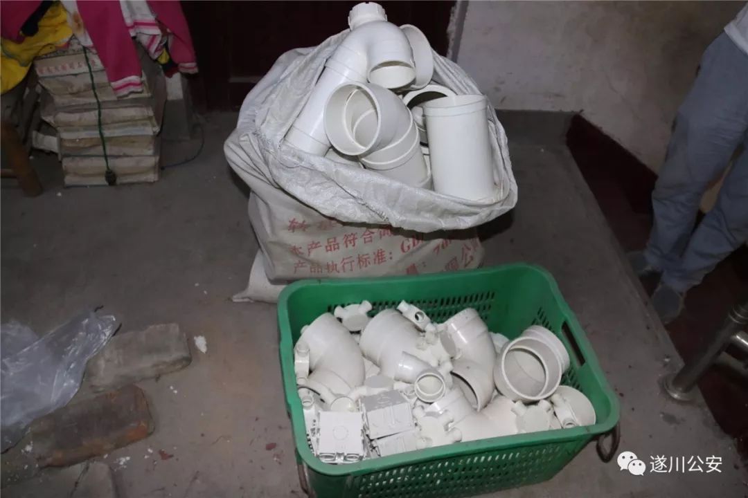 男子沉迷赌博欠债数百万,小伙子沉溺赌博背负上百万元债务