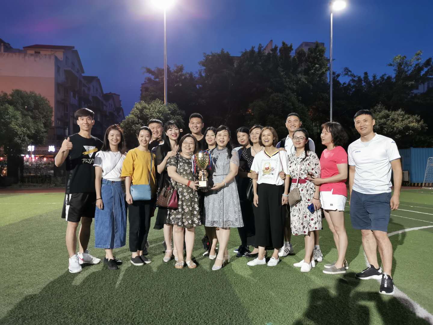 爸爸篮球赛冠军,爸爸运动会比赛