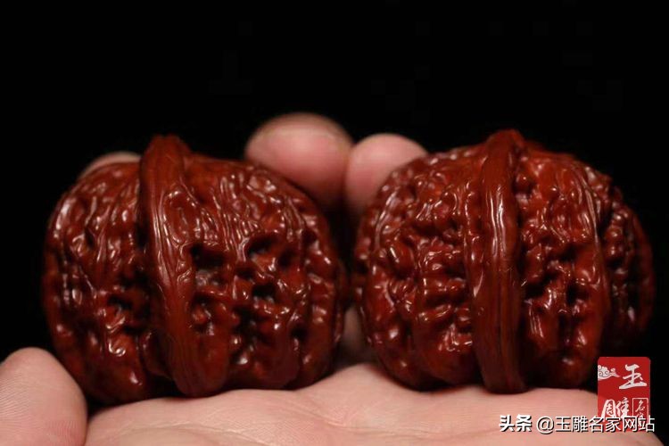 核桃盘红最简单的方法,用大宝盘核桃最红的方法