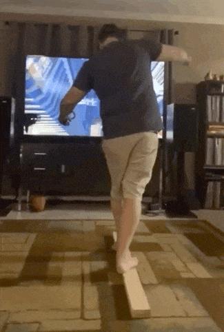 去按脚碰到前女友，怎么化解尴尬