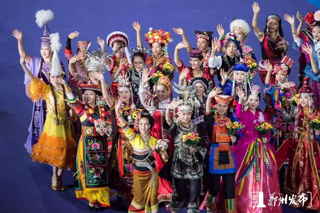 郑州奥体中心震撼场面,郑州奥体中心晚上视频