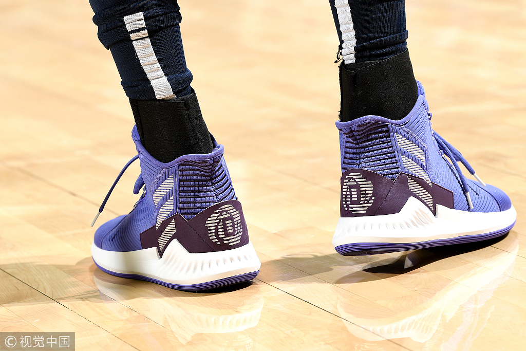 NBA今日球鞋精选：上脚两双联名款！火箭赢了，“鞋王”嗨了
