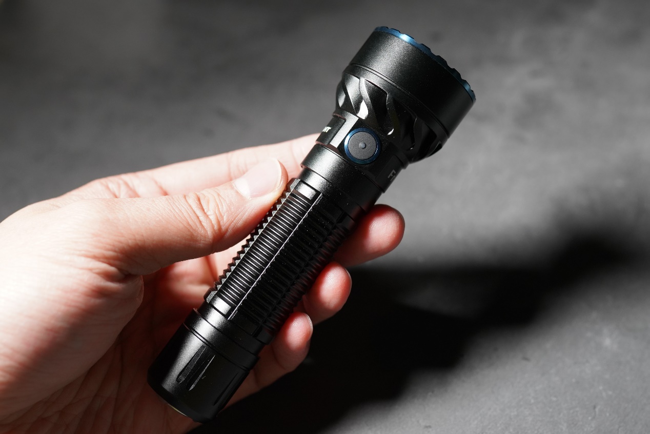 战术强光手电光源,战术型强光手电亮一下就不亮了