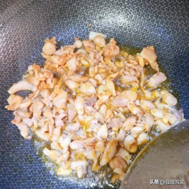 洋葱炒鸡肉放了陈醋,洋葱炒鸡肉的做法窍门是什么