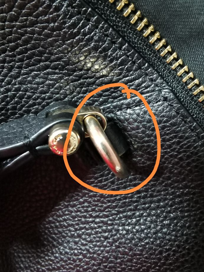 唯品会coach专柜款,唯品会买coach可以在官网查到吗