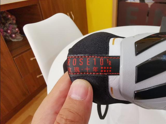 罗斯10玫瑰10年配色,玫瑰10年篮球鞋