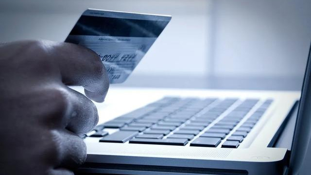 用卡贴有风险吗,用假卡危险吗