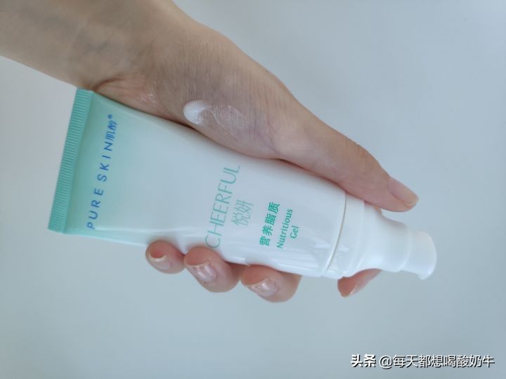 角质层薄脸颊泛红怎么护肤,敏感肌角质层薄的护肤手法