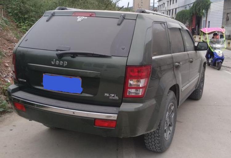 10年前60万买的5.7L大切诺基,如今8万还难卖,车钥匙更“朴素”