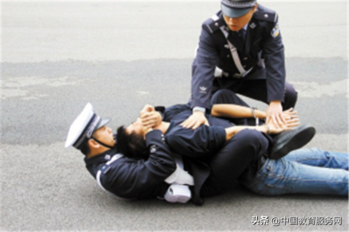 擒拿格斗的运动规律和人体的解剖结构