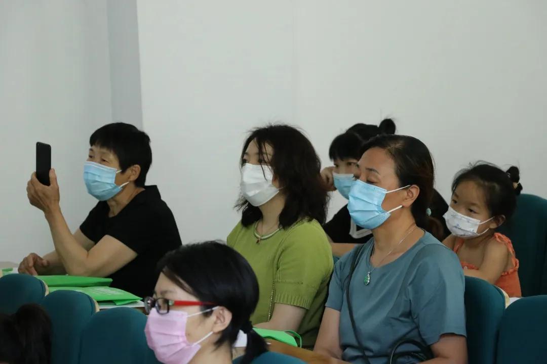 枫叶学校有大学吗,枫叶学校初中哪个好