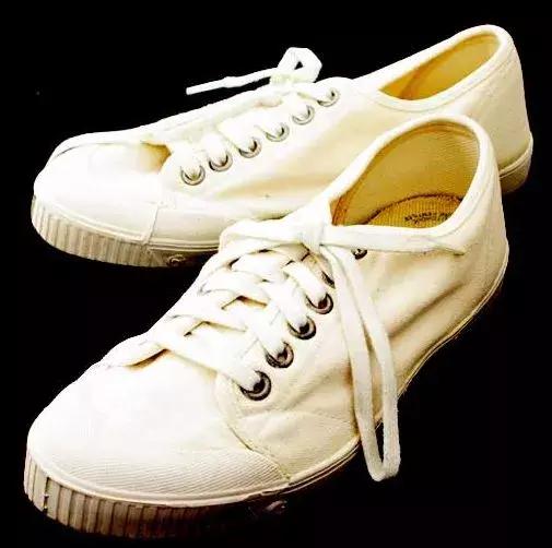 匡威帆布鞋好还是vans好,帆布鞋匡威vans