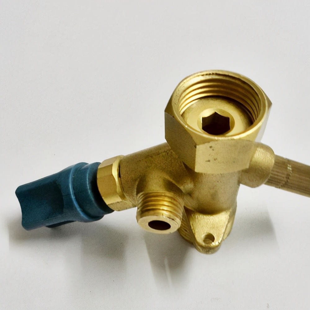 壁挂炉温度上不去是怎么回事啊,壁挂炉一直烧家里的温度上不去