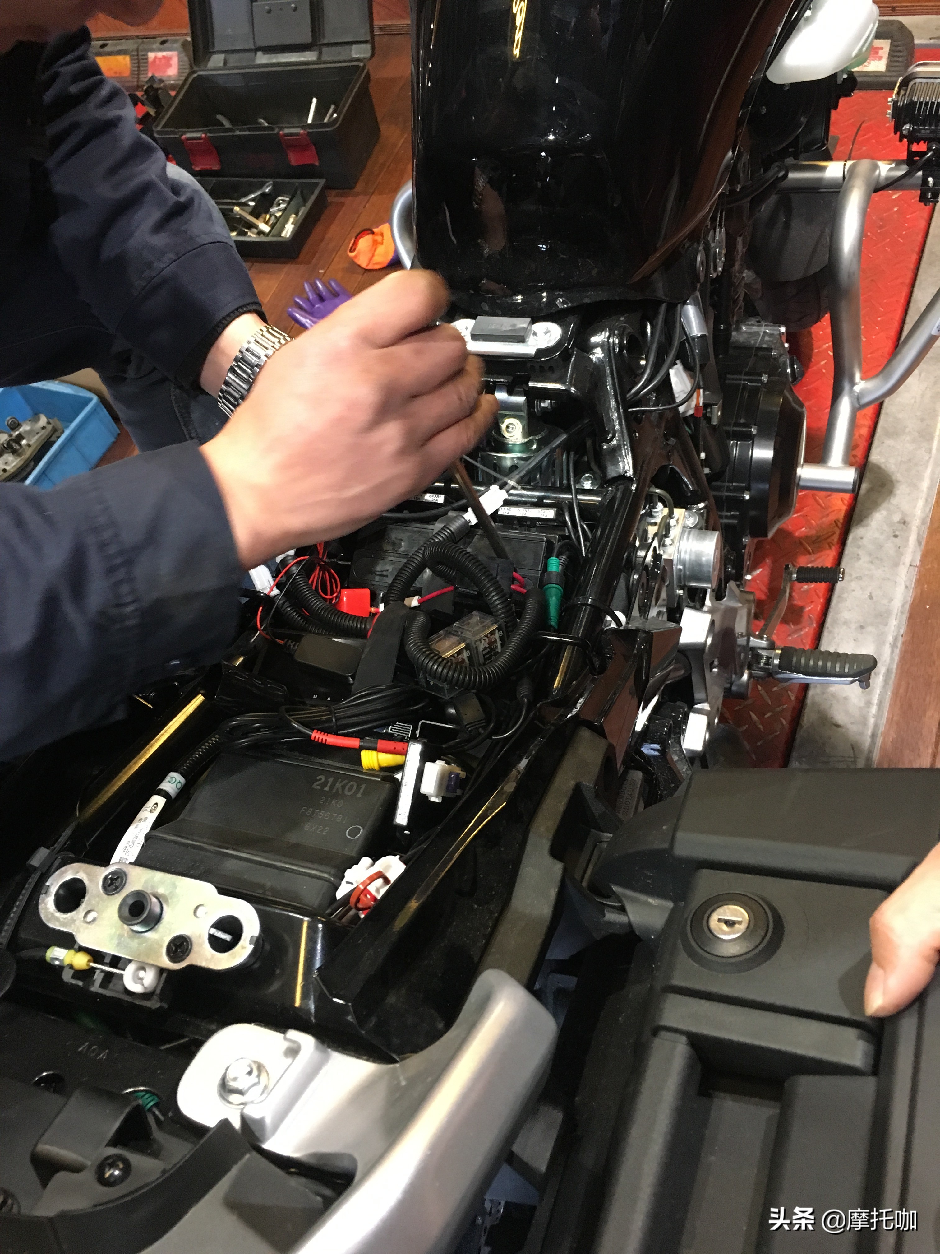 踏板摩托车怎么安装行车记录仪,摩托车安装记录仪要多少钱